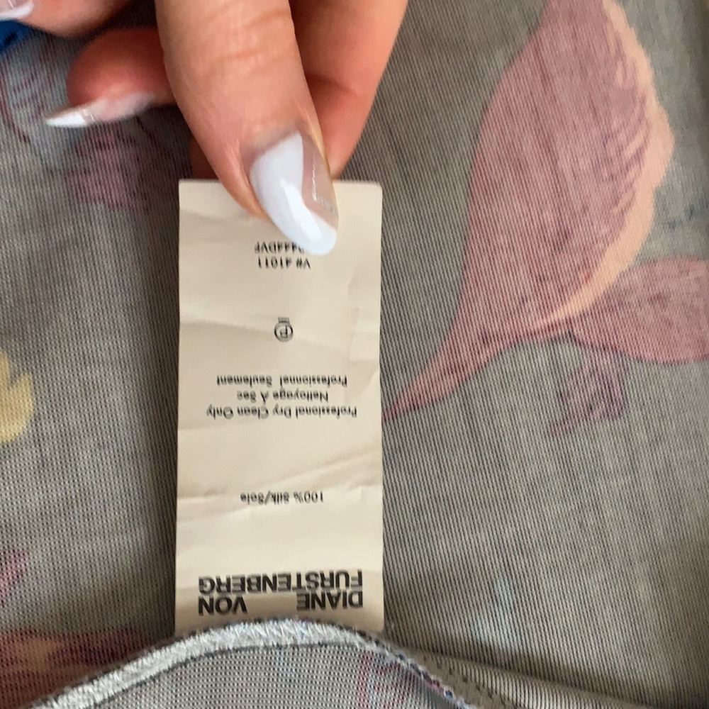 Beautiful Dvf Silk Wrap Dress - image 2